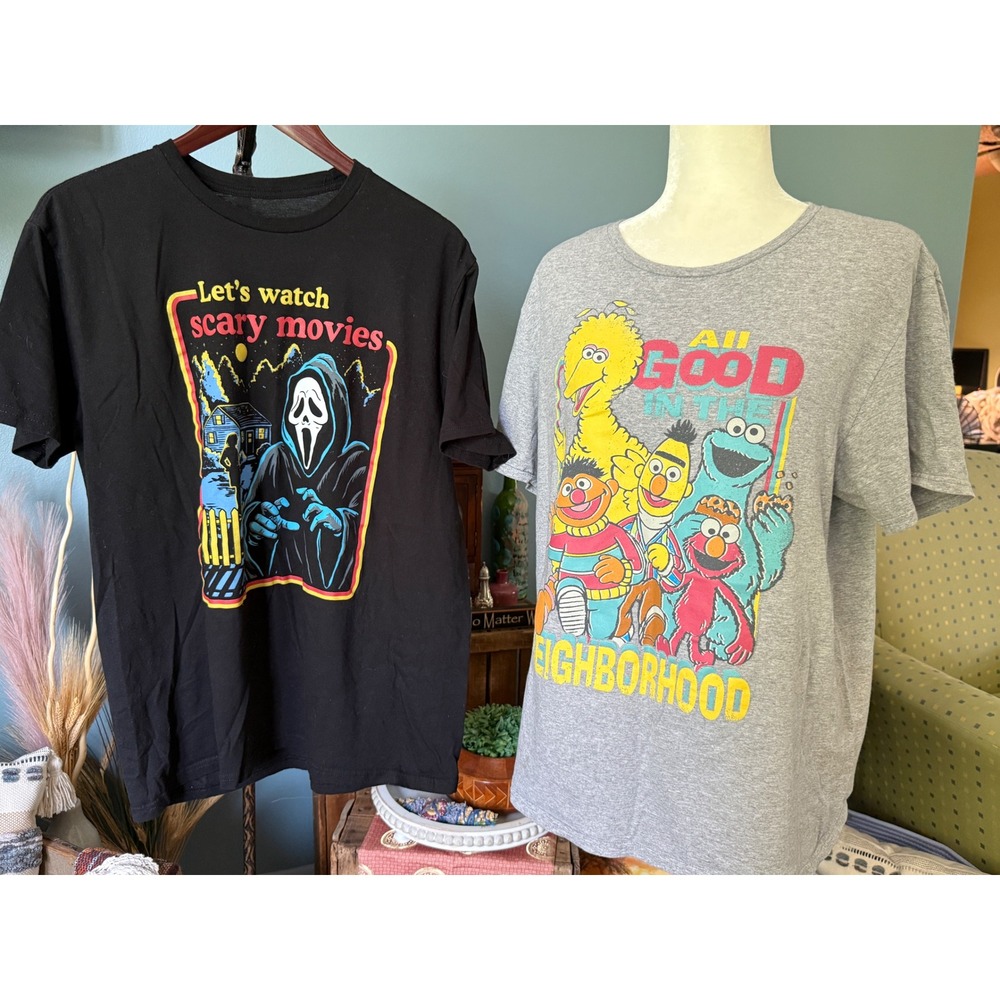 Ghost Face Scary Movies & Sesame Street Graphic Tee Bundle Mens L